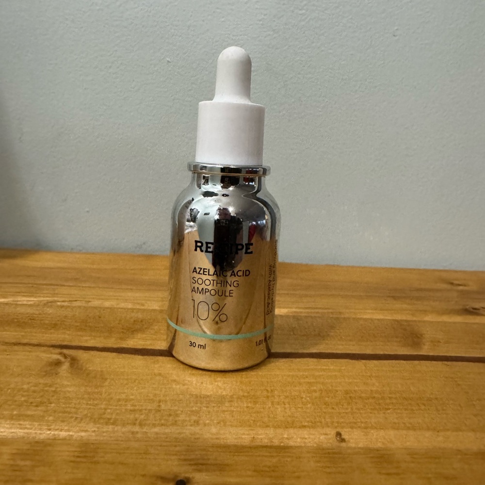 Glow Recipe Azelaic Acid Soothing Ampoule - Silver Bottle with White Dropper